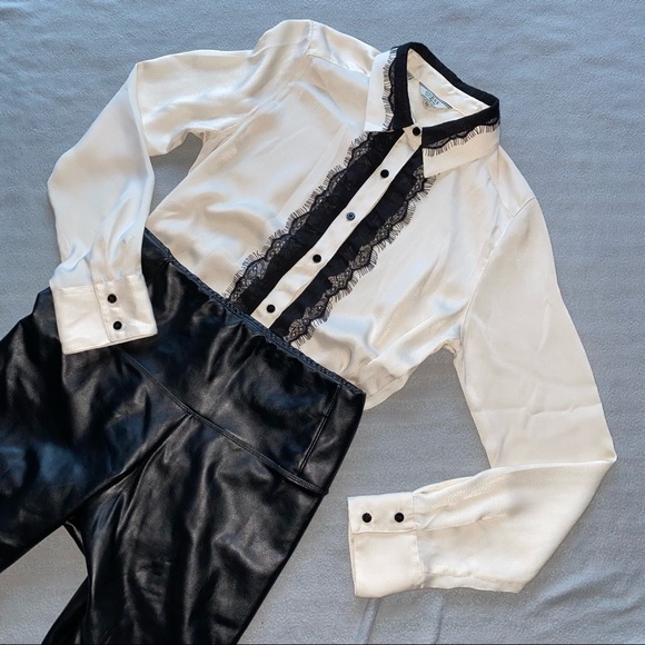 Guess cream and black tuxedo blouse - Picture 2 of 6